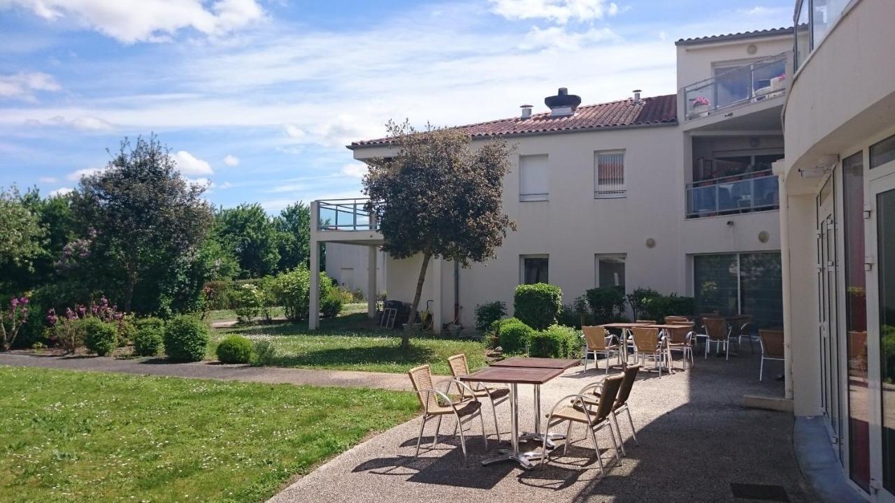 Domitys Le Clos De La Seigneurie Aparthotel Les Gonds Exterior photo